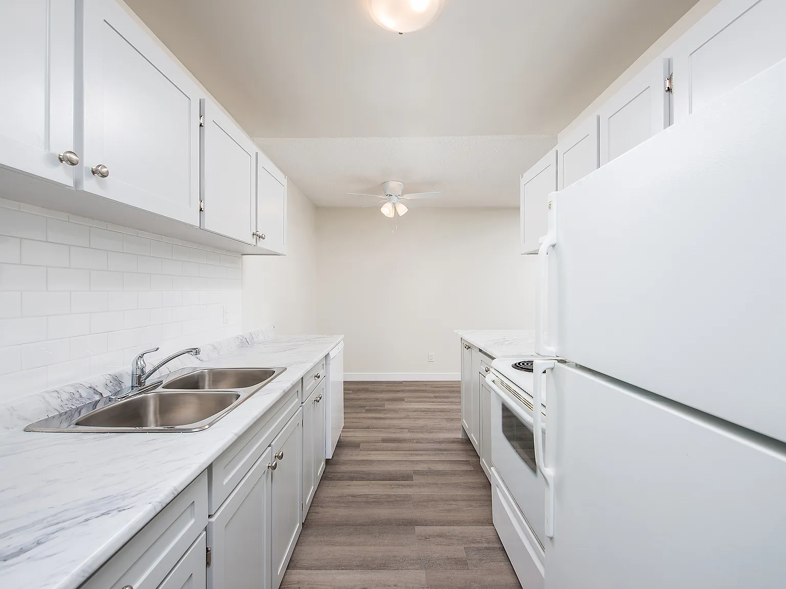 Adam Apartments — Photo 2