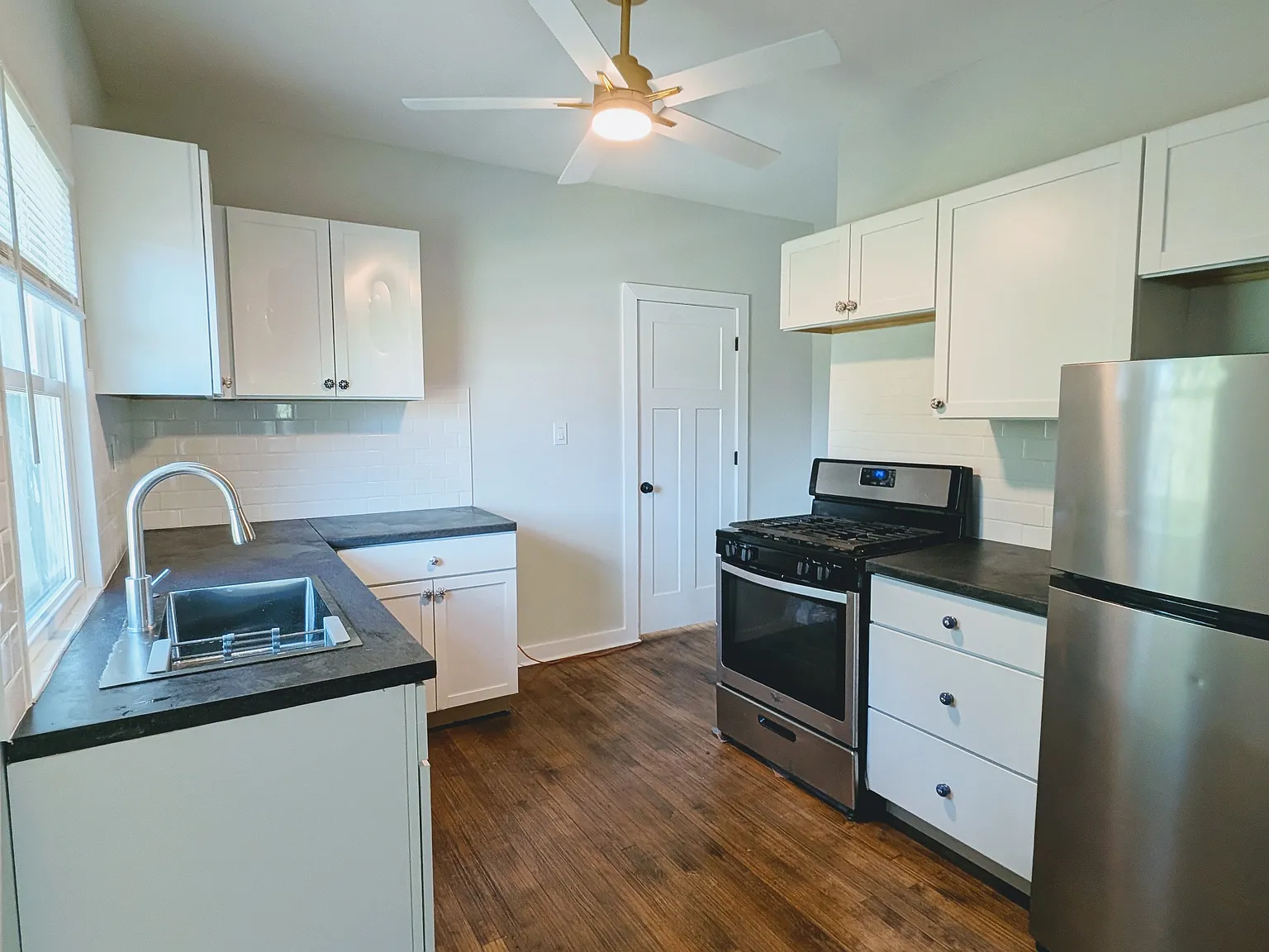 2 bed, 1200 sqft, $1,300 — Photo 2
