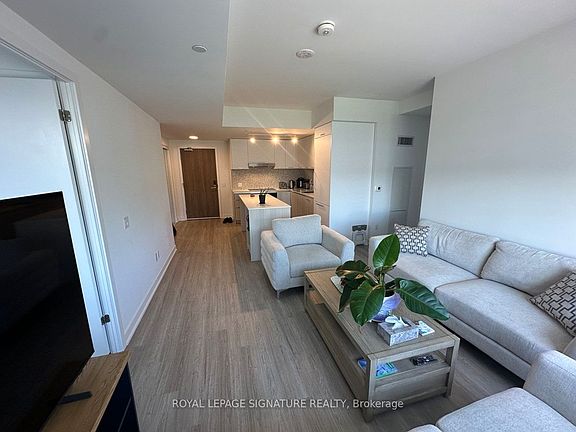 2nd image of 8188 Yonge St #222