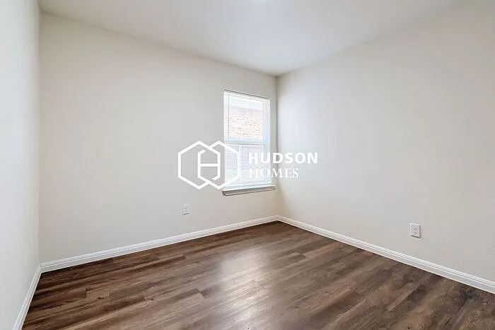 7610 Florence Dr — Photo 9