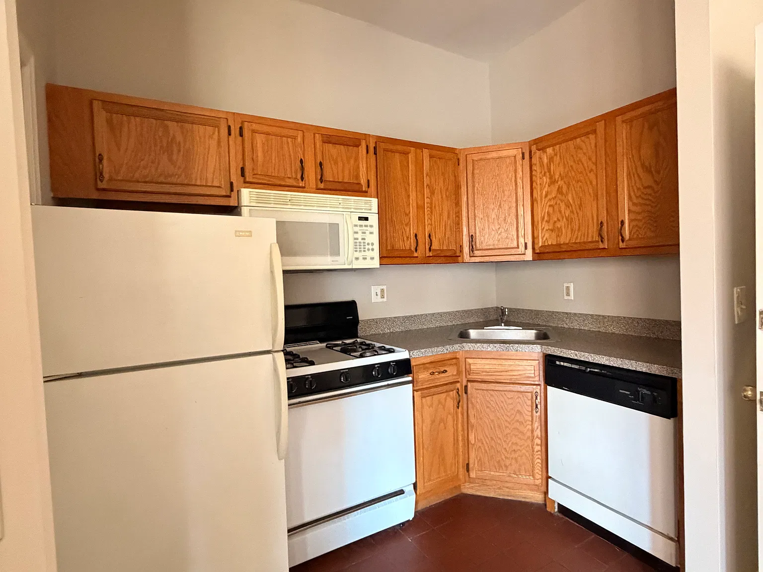 1805 Sansom St — Photo 3