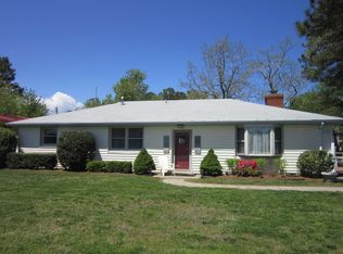 1137 Timberneck Rd, Deltaville, VA 23043