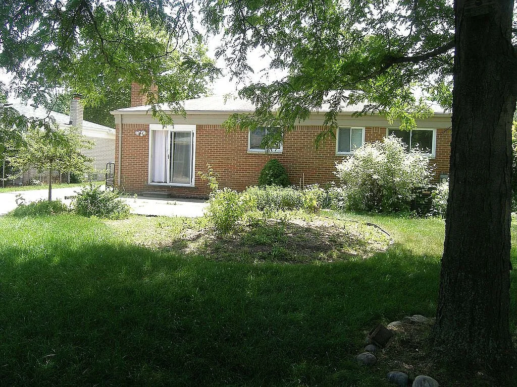 2311 Camilla Dr photo 1