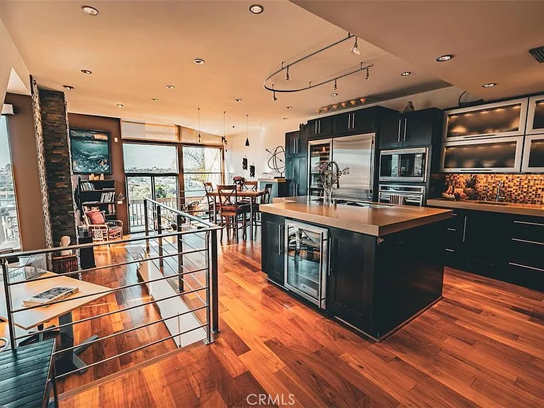 5327 Marina Pacifica Dr #KEY19 — Photo 8