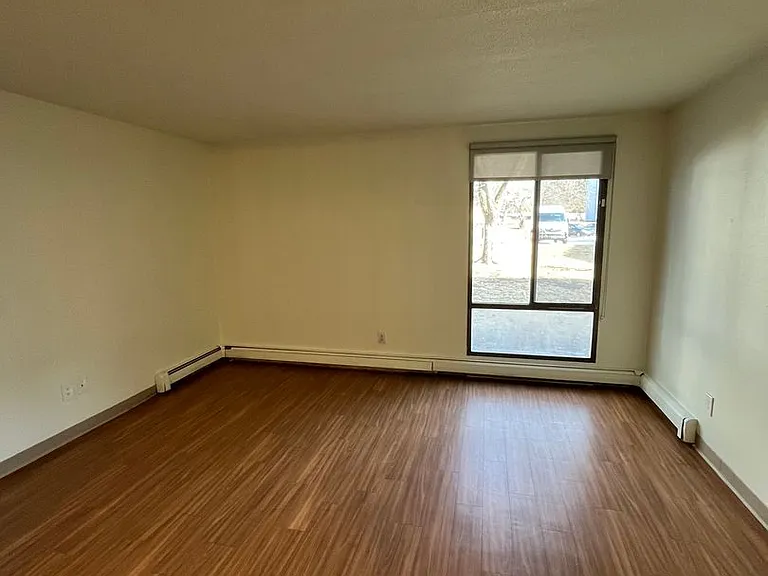 Sycamore Place Apartments — Photo 34