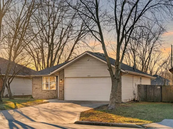 1623 N Engel Avenue, Springfield, MO 65803