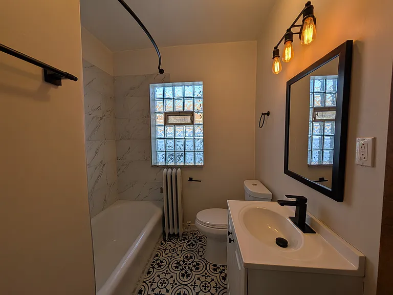 5818 W Berteau Ave #1 — Photo 11