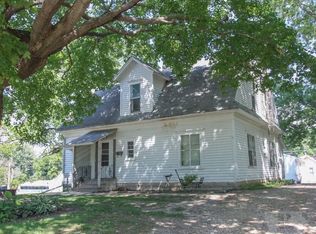 117 9th St NW, Hampton, IA 50441