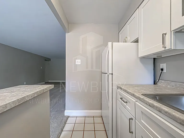 Poplar Apartments — Photo 69
