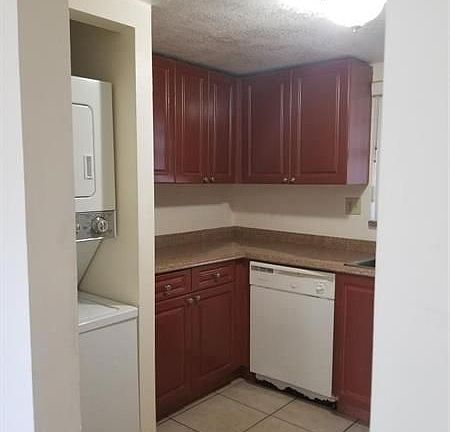 3rd image of 718 SW 81st Ave #12A