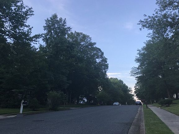 5th image of 11912 Oakwood Dr