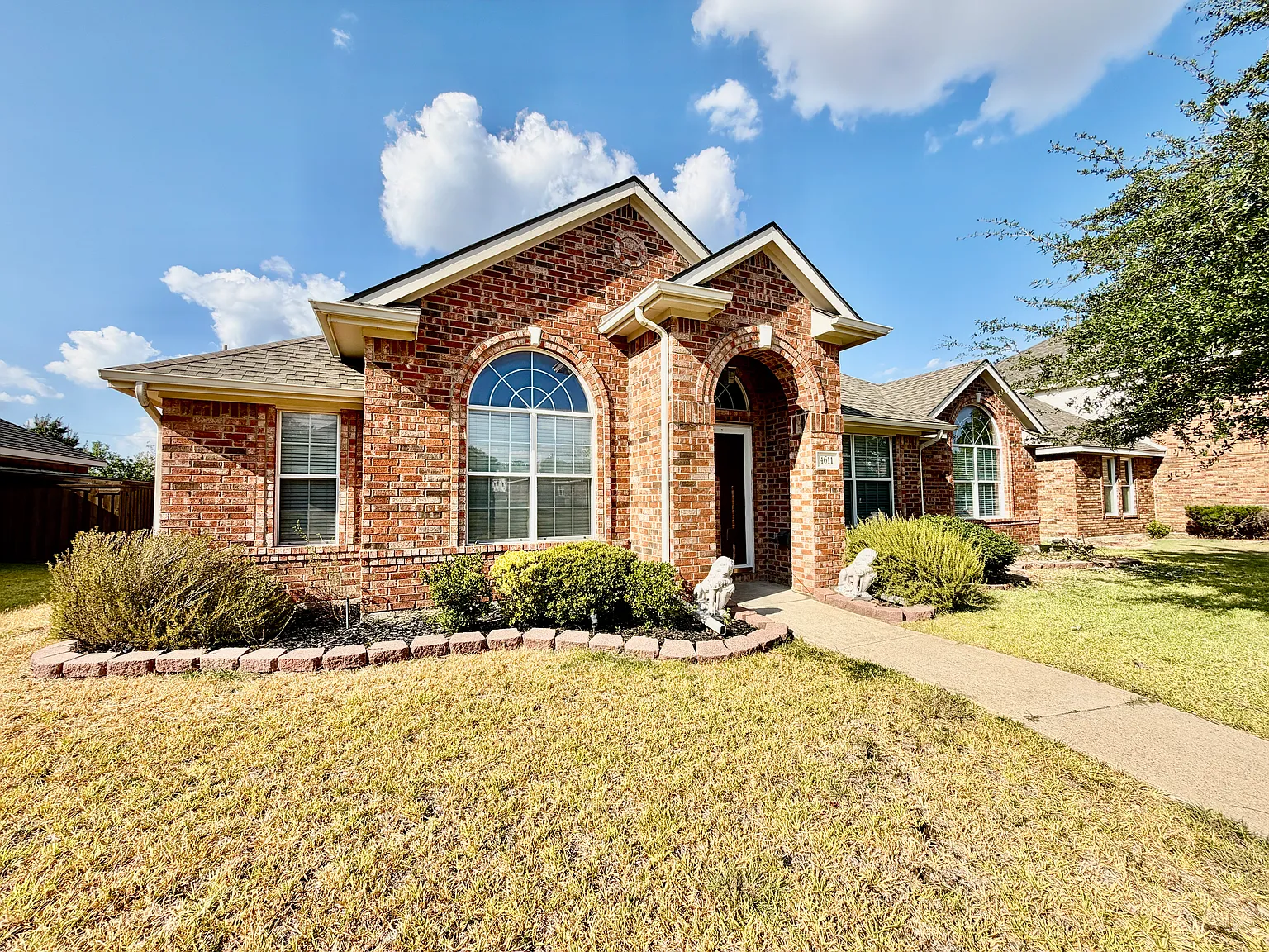 4 bed, 2159 sqft, $2,850 — Photo 3