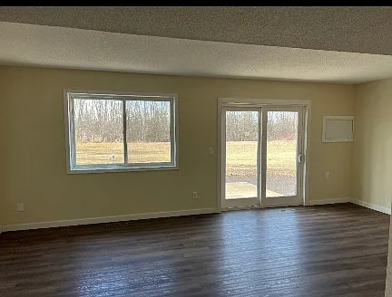 3 bed, 1.5 bath, 1200 sqft, $1,200 — Photo 3