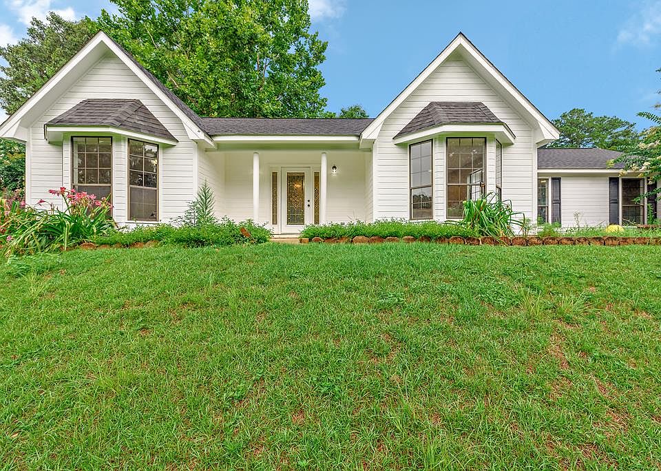1st image of 312 Blossom Dr
