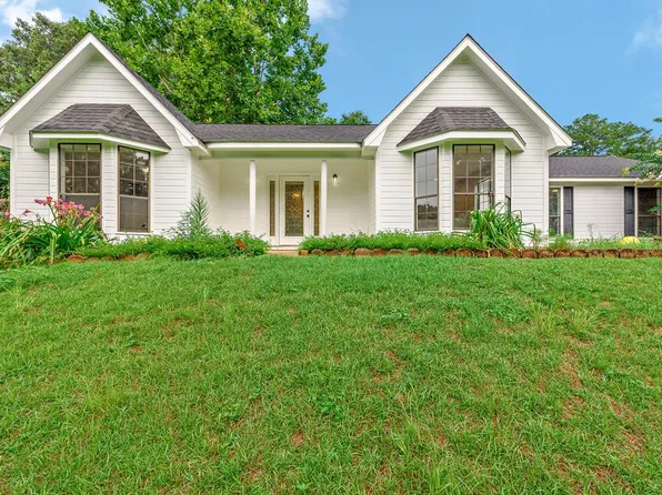 312 Blossom Dr, Ozark, AL 36360