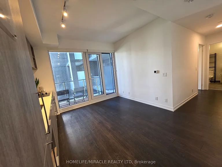 2020 Bathurst St #341 — Photo 4