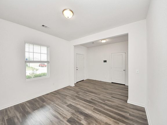 5th image of 2056 Spindle Tree Ln