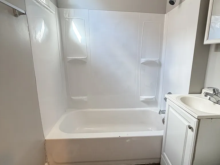 2422 Warren St — Photo 5