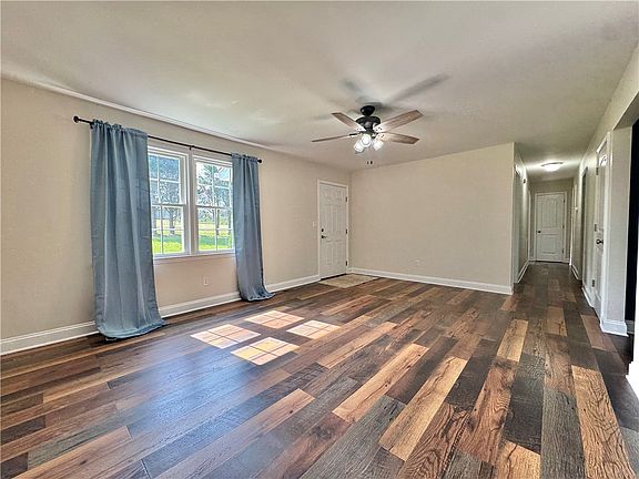 4th image of 413 Jule Merck Rd
