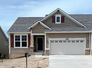 889 Cooks Crossing Dr SE, Byron Center, MI 49315