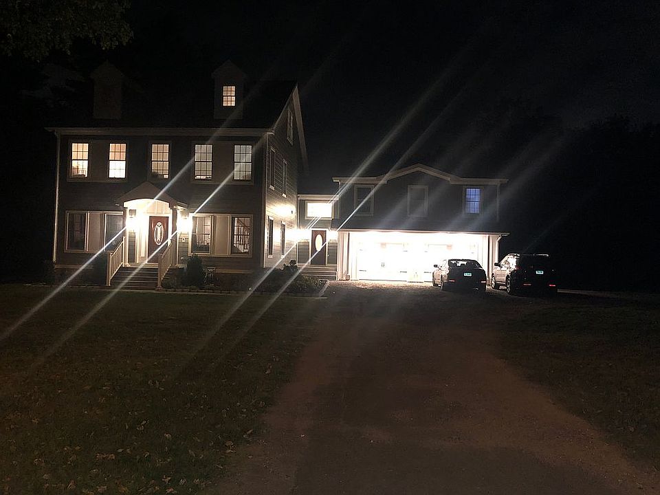 2nd image of 498 Roxbury Rd