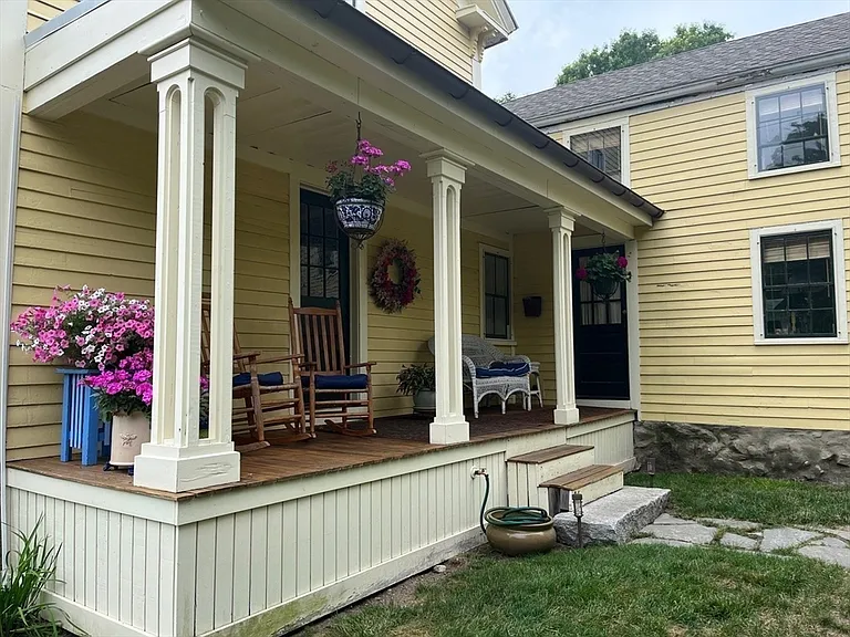 249 Forest St #A — Photo 2
