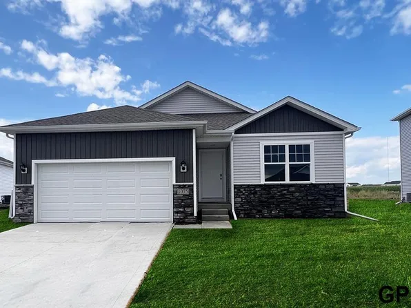 12722 S 205th St, Gretna, NE 68028