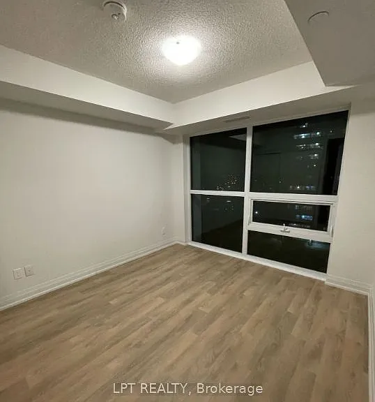 20 Meadowglen Pl #730 — Photo 4