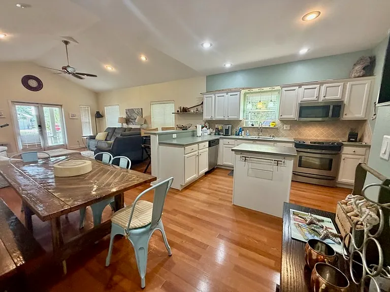 53 Maple St — Photo 4