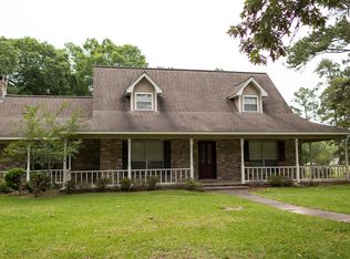 202 Pinehurst Dr, Sour Lake, TX 77659