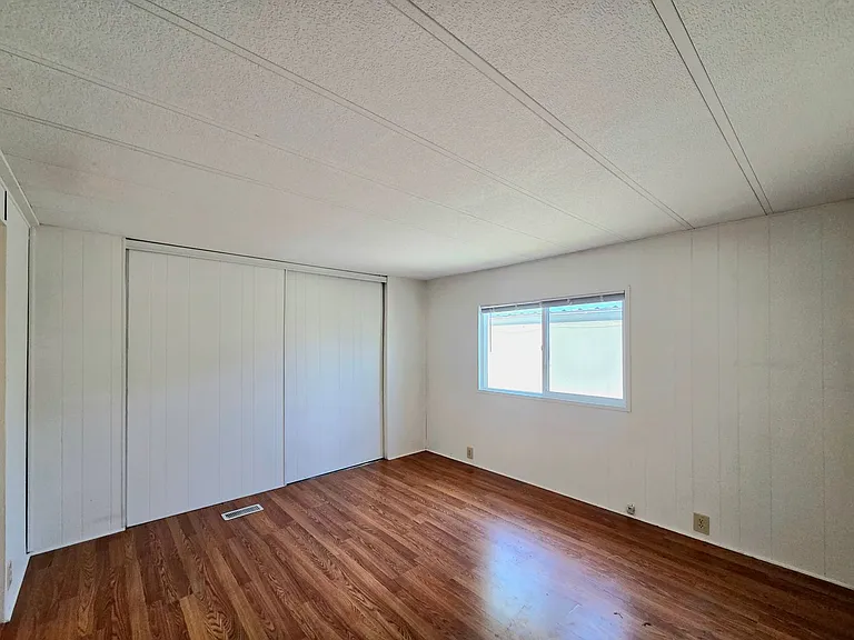 1529 NW Avon Ct — Photo 17