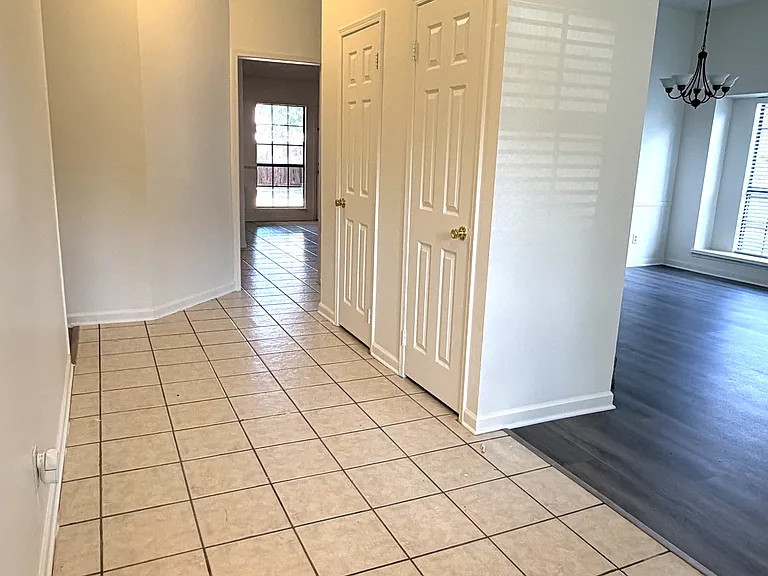 3709 Seville Ln — Photo 4