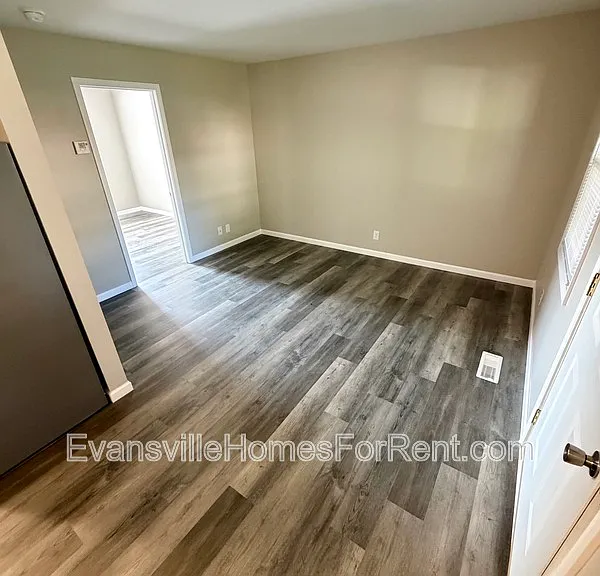 430 S Bosse Ave — Photo 6