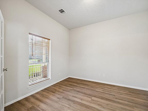 5th image of 9202 Colonypond Dr