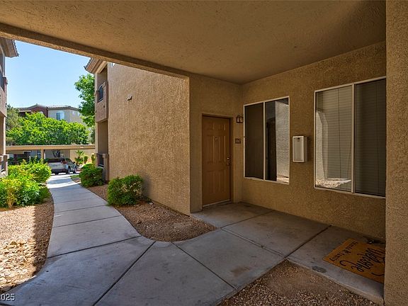 2nd image of 4400 S Jones Blvd Unit 1067