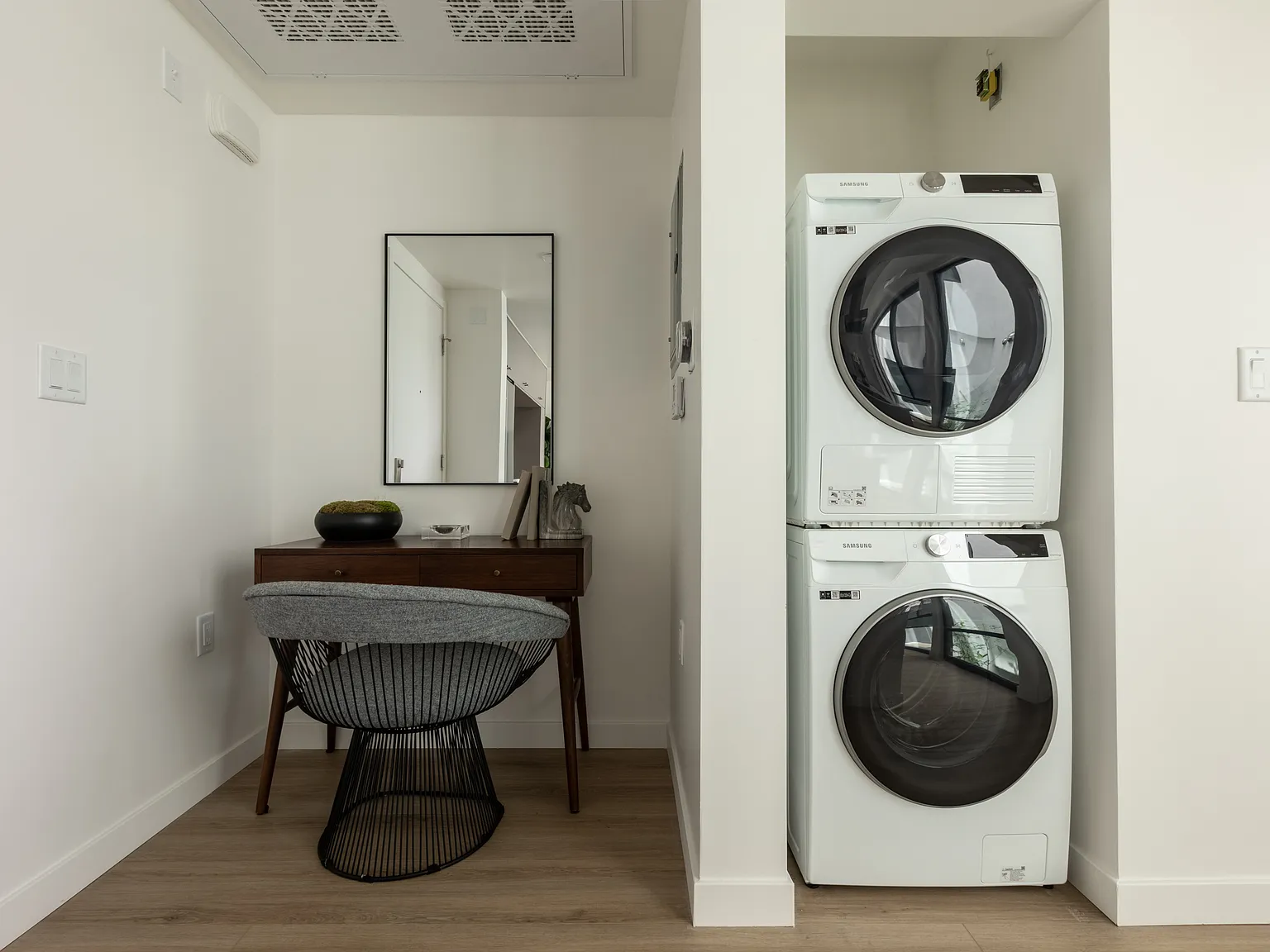 2 bed, 900 sqft, $3,400 — Photo 4