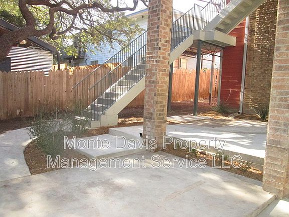 3rd image of 513 S Park Dr APT 101