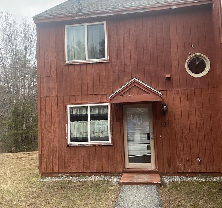 2nd image of 378 Portland Rd APT 9
