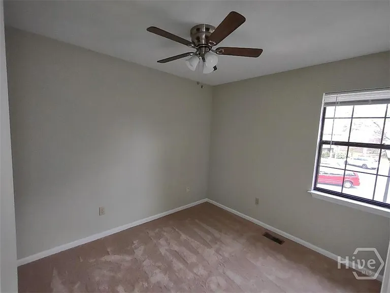 282 Greenwich Dr #5 — Photo 9