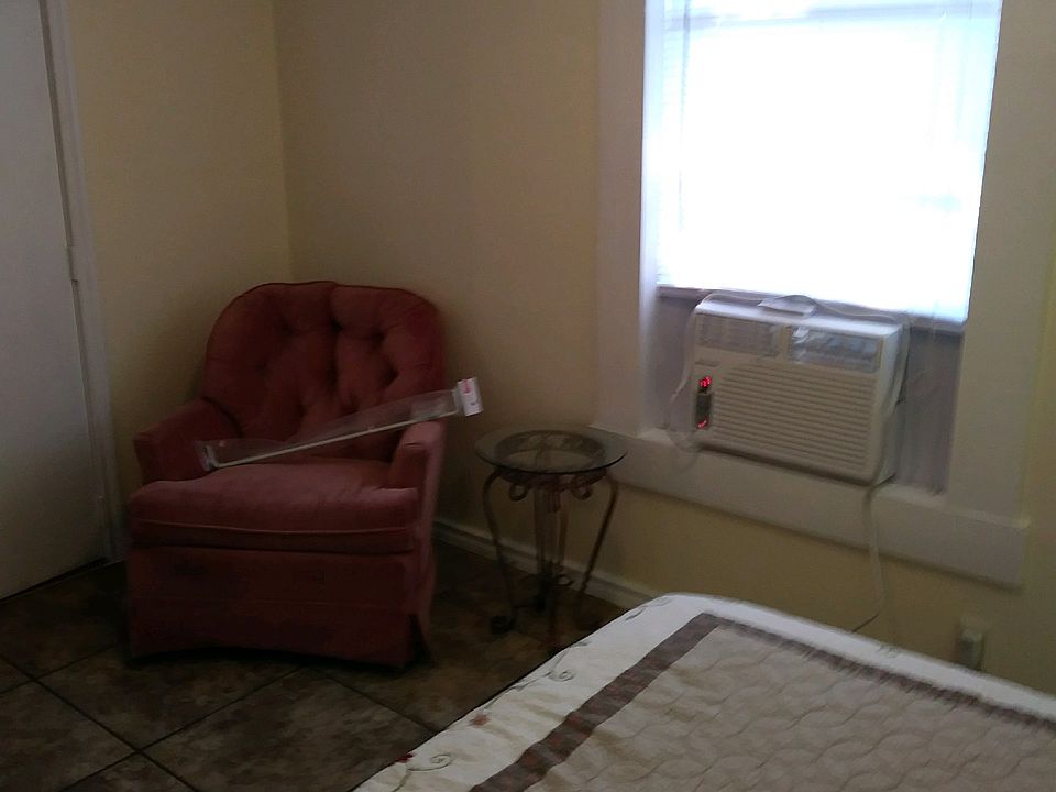 1st image of 909 Shiels Dr