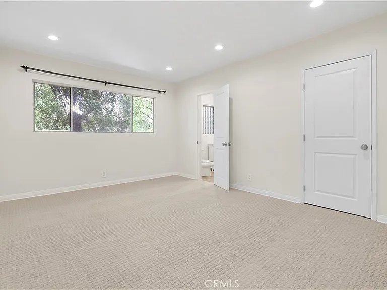 15457 Moorpark St #5 — Photo 11