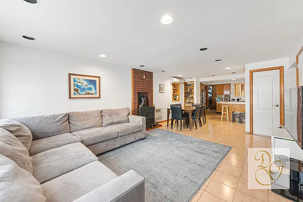 Rented by Dorsa Group | media 4