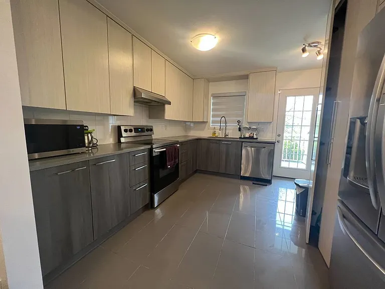23422 Sandpiper Ave #UPPER — Photo 11