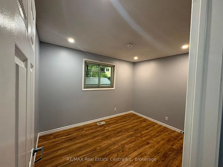98 Marksam Rd — Photo 7