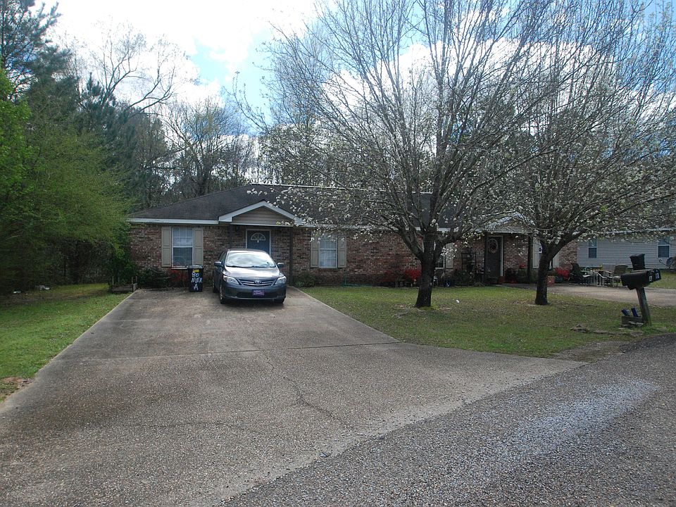 2nd image of 80 Wind Ridge Ln