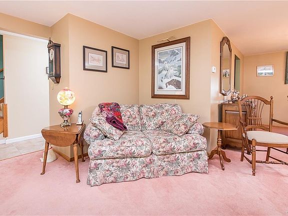 3rd image of 28 Tobey Hill Dr
