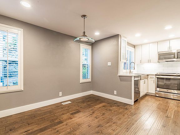 5th image of 10911 NE 37th Pl APT 4