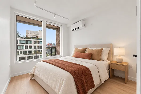 Bedroom, photo 2