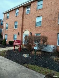 550 Cross St APT 3A, Harrison, NJ, 07029
