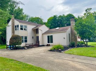 11249 Leffingwell Rd, Berlin Center, OH 44401